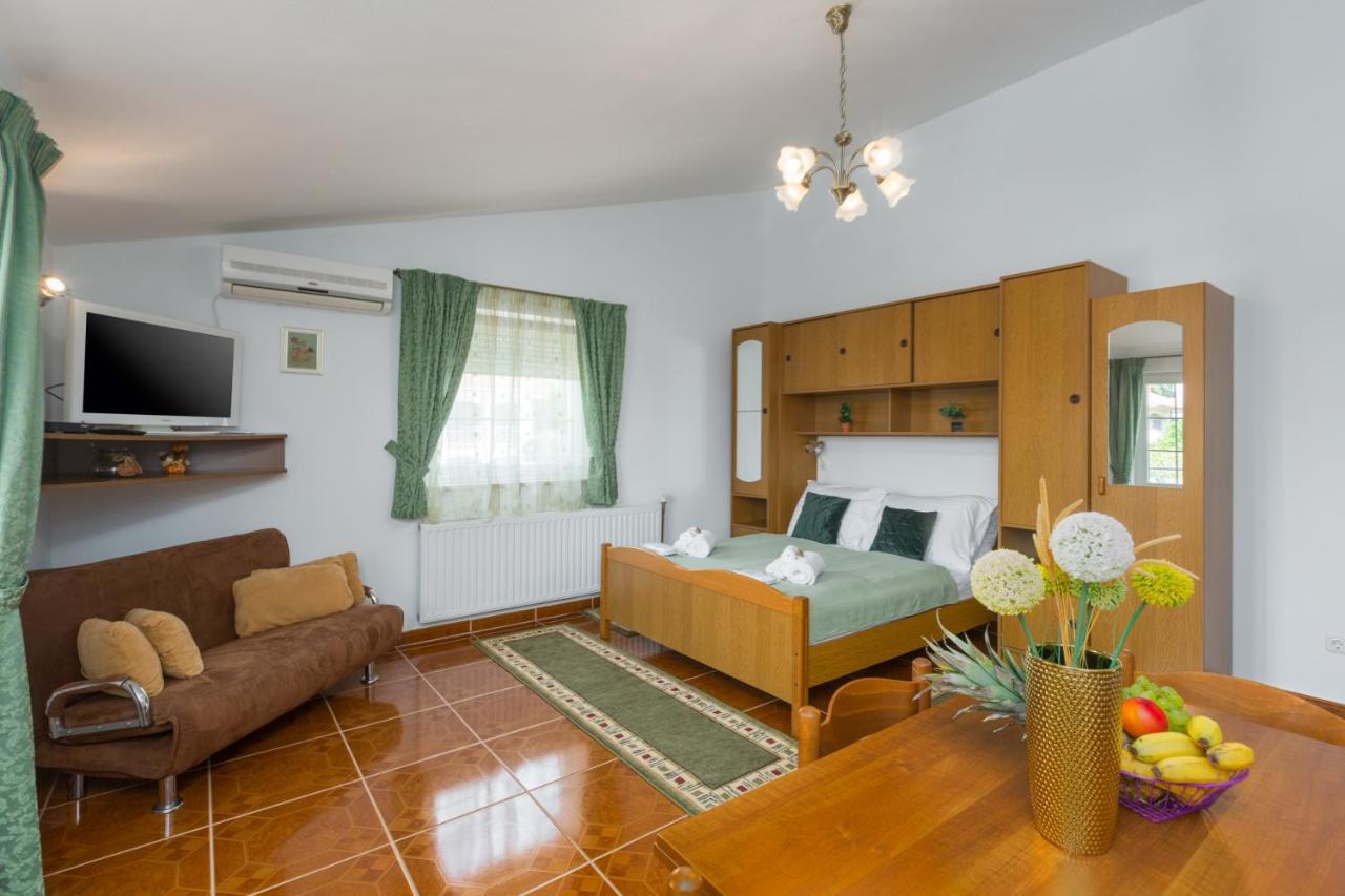 Studio Apartmani Marcela بوريتش المظهر الخارجي الصورة