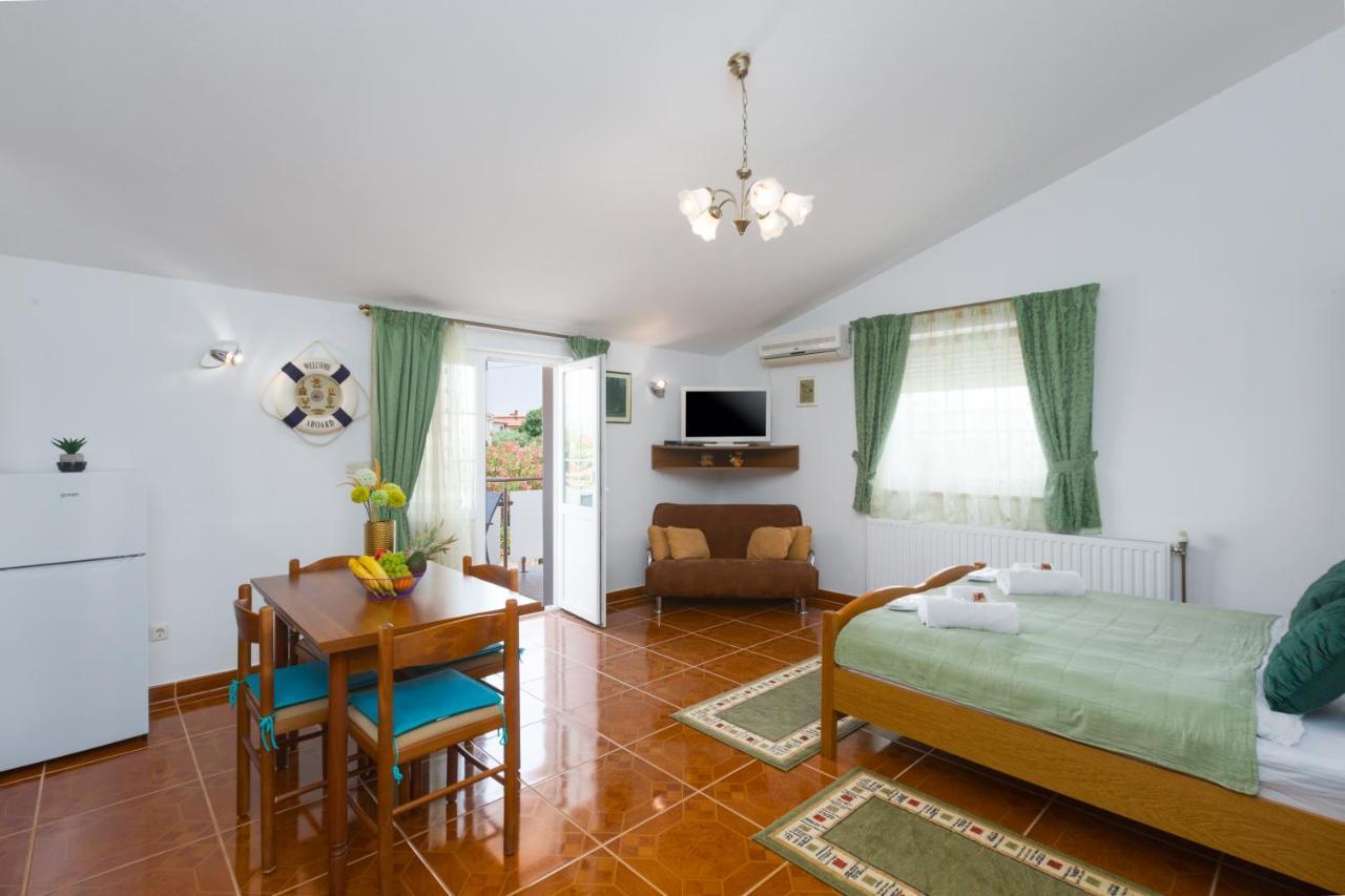 Studio Apartmani Marcela بوريتش المظهر الخارجي الصورة