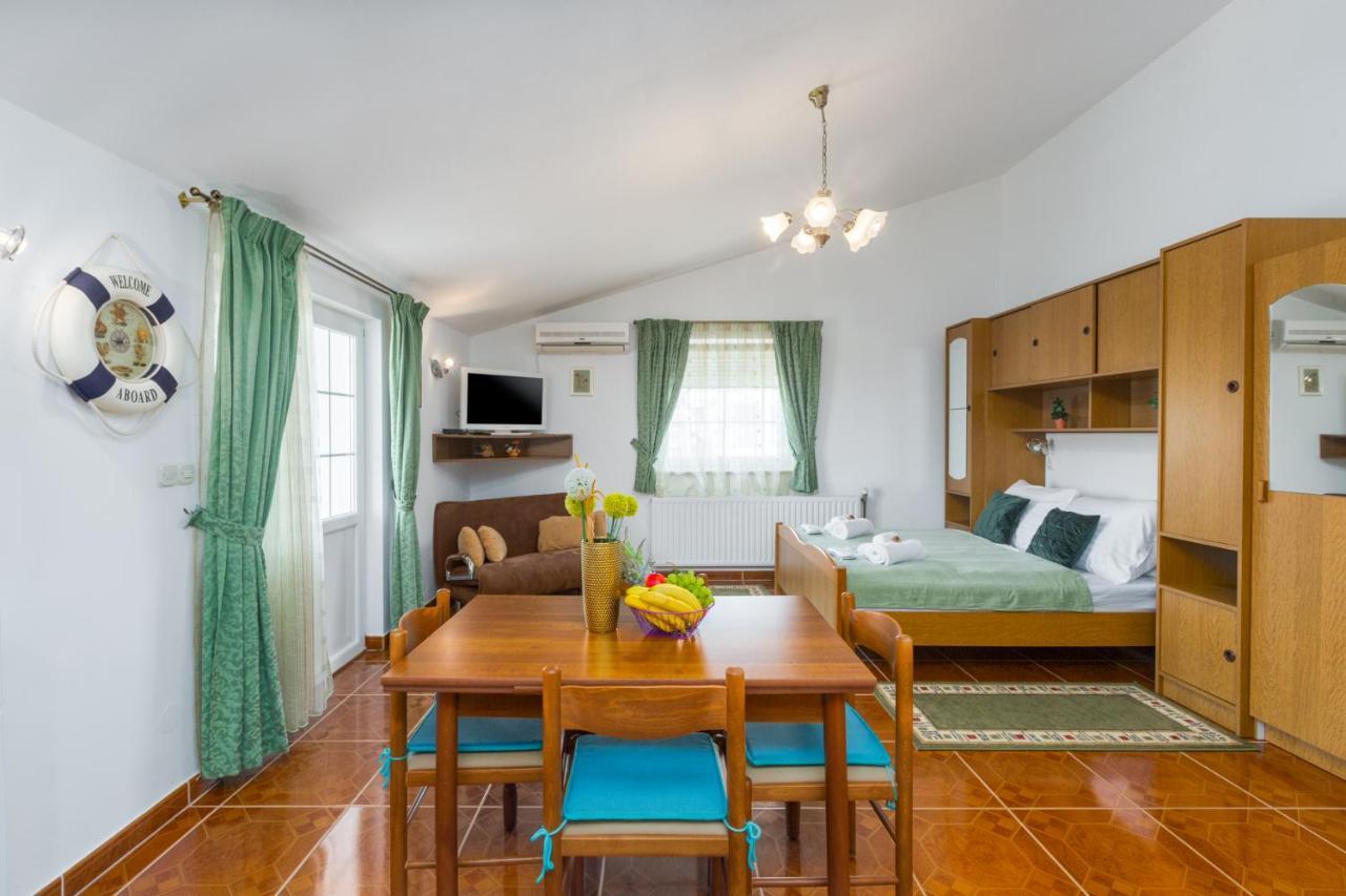 Studio Apartmani Marcela بوريتش المظهر الخارجي الصورة