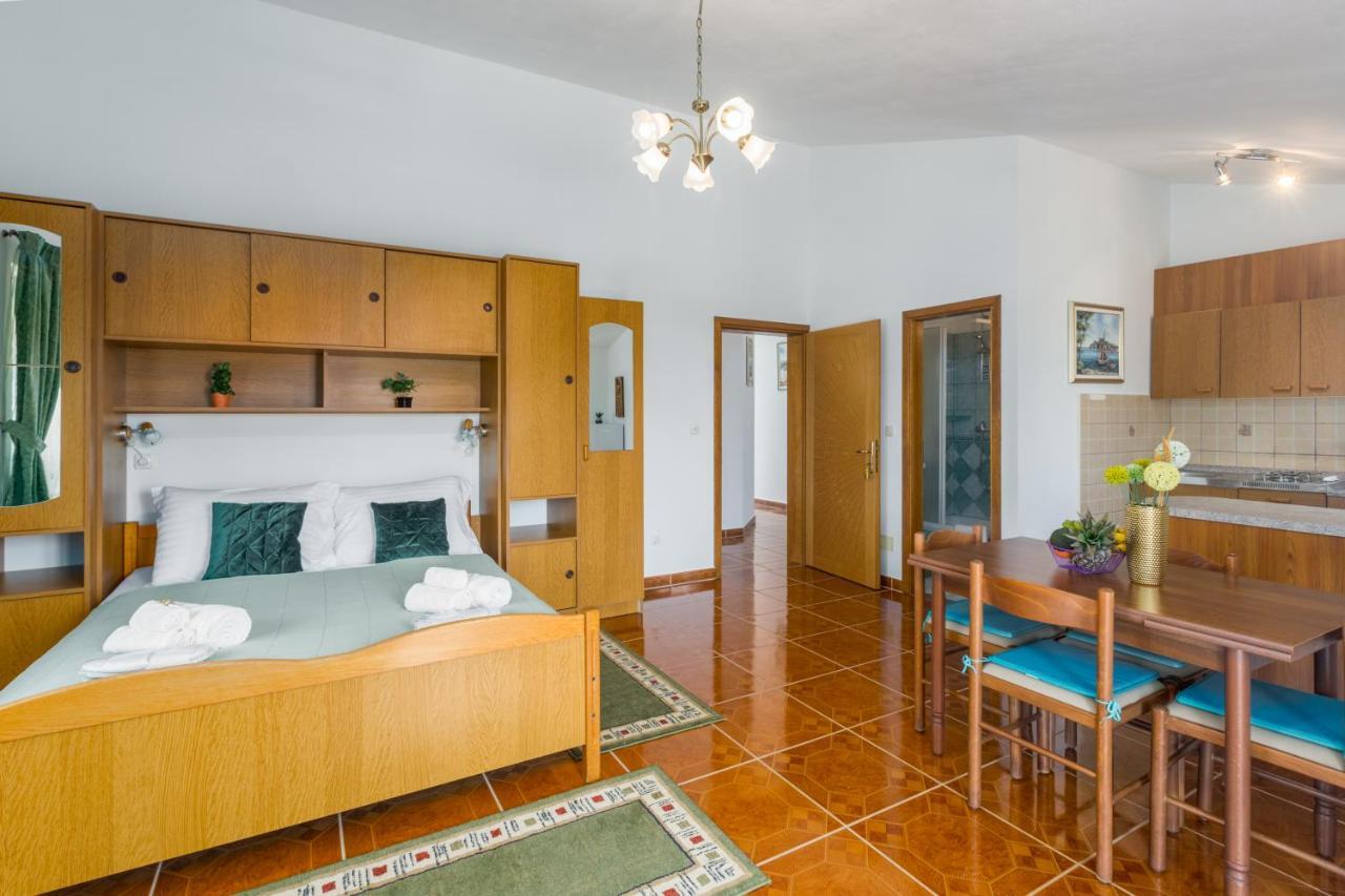Studio Apartmani Marcela بوريتش المظهر الخارجي الصورة